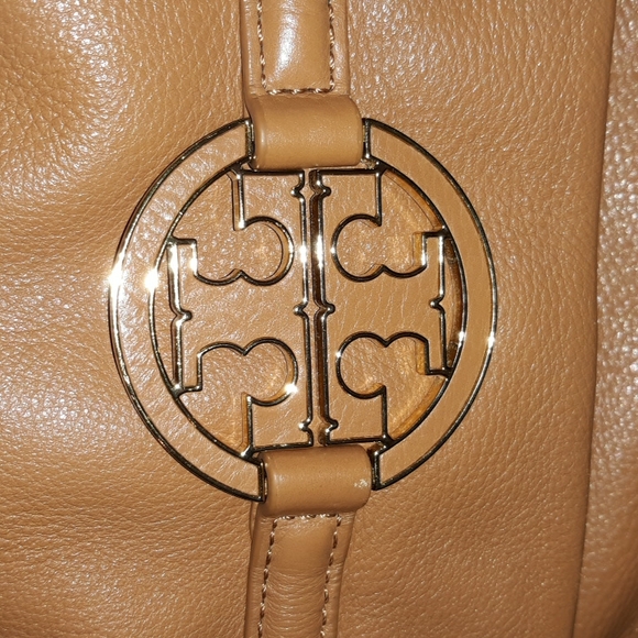 Tory Burch "Amanda" Fold Over Leather Crossbody Bag - Picture 5 of 17